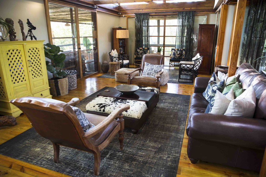 Makakatana Bay Lodge,KwaZulu-Natal,Hluhluwe iMfolozi Reservations